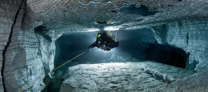 the-world-s-largest-underwater-cave-discover-the-undiscovered