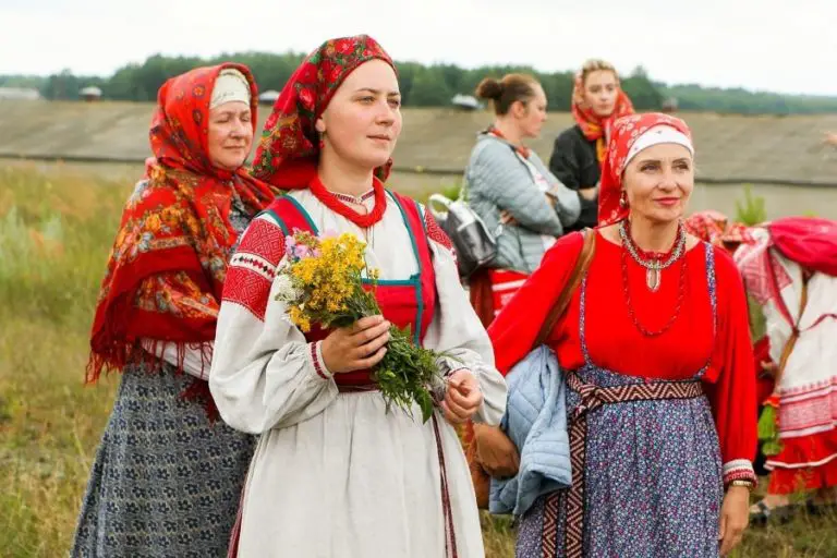 Russian Traditions - Guide to Russian Culture & Customs